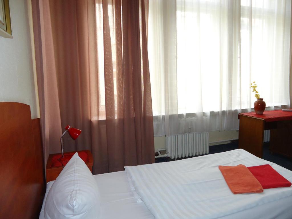 Hotel-Pension Insel Rugen 베를린 객실 사진